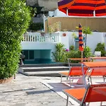 La Mandorla Barano dʼIschia