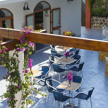 La Mandorla 3* Barano dʼIschia