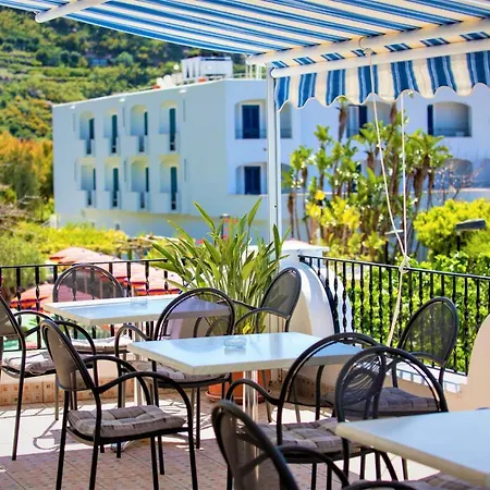 La Mandorla Barano dʼIschia
