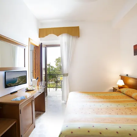 La Mandorla Otel 3*