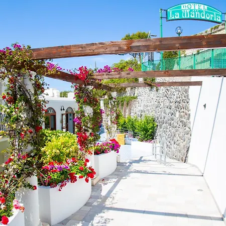 La Mandorla Otel Barano dʼIschia