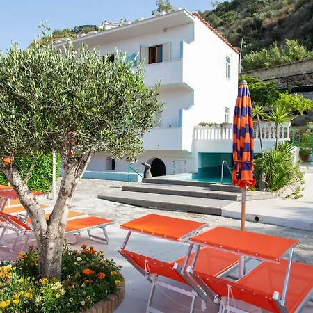 Hotel La Mandorla 3*