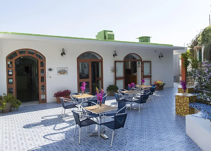 מלון La Mandorla 3*