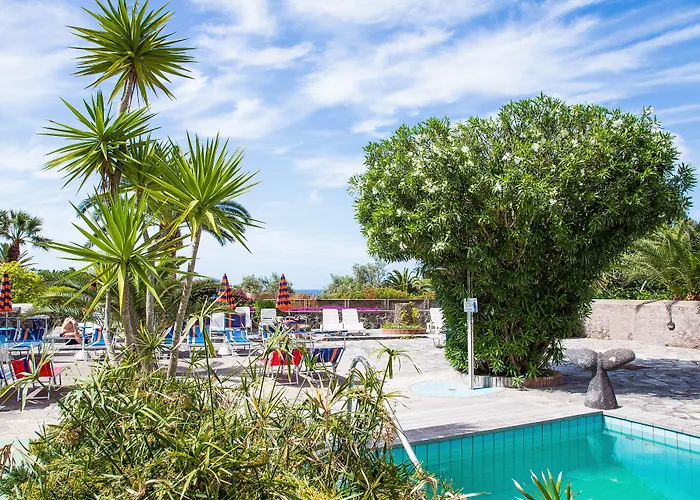 מלון La Mandorla 3*