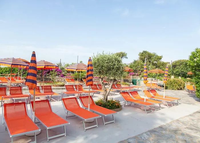 מלון La Mandorla 3*