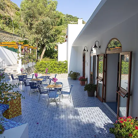 Hotel La Mandorla 3*