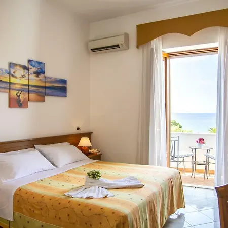 La Mandorla Hotel 3*