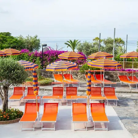 Hotel La Mandorla 3*
